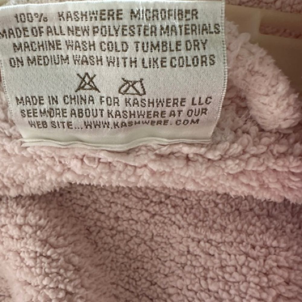 Kashwere Thick Pink Robe - Picture 6 of 6